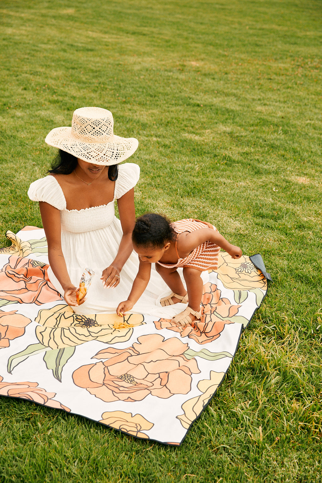 7 Year-Round Uses for the Beach Blanket